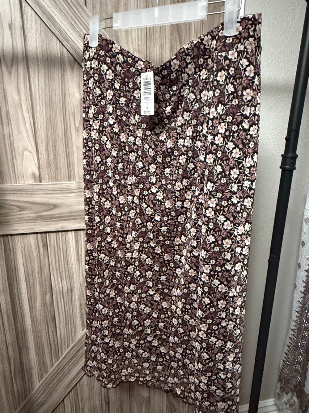 Torrid Floral Mesh Tea Length Pencil Skirt NWT Size 0 12